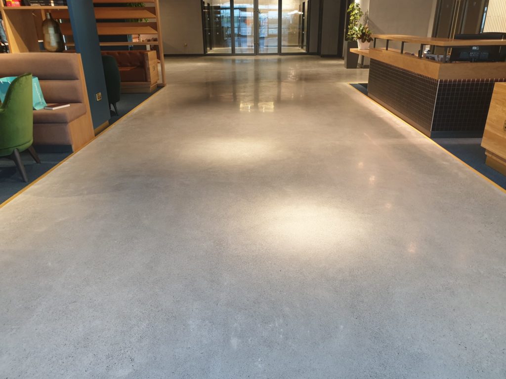 light-exposure-salt-pepper-polished-concrete-3-stone-seal